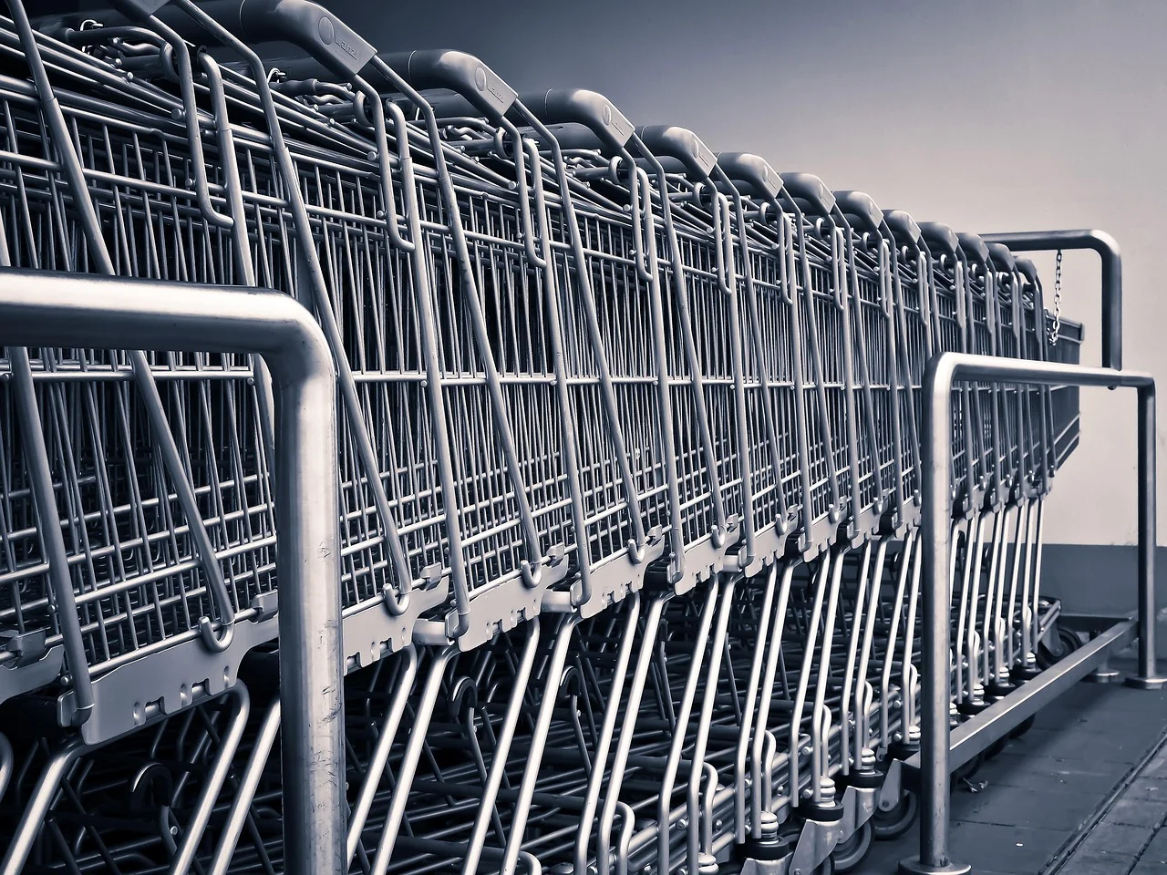 Porady technologiczne: jak przygotować sklep do wdrożenia zabezpieczeń antykradzieżowych